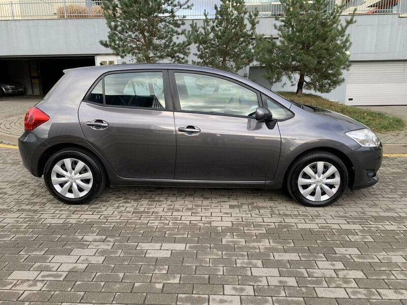 Photo 4 - Toyota Auris 2008 y Hatchback