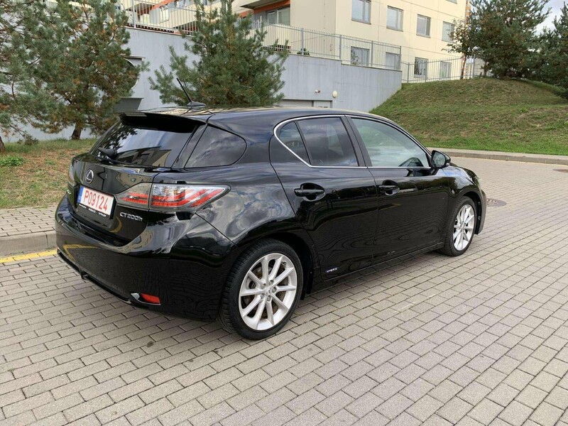 Photo 5 - Lexus CT 200h 2011 y Hatchback