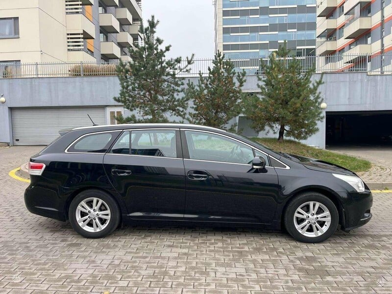 Фотография 4 - Toyota Avensis 2009 г Универсал