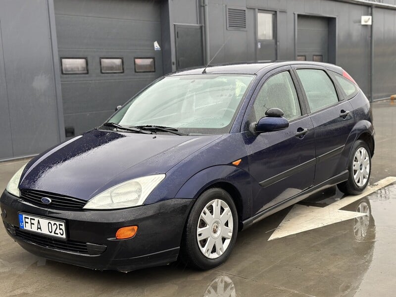 Photo 2 - Ford Focus 2001 y Hatchback