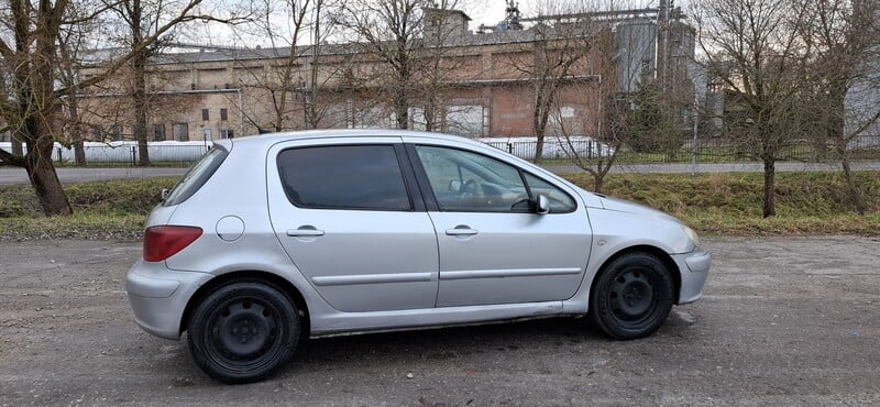 Photo 2 - Peugeot 307 2001 y Hatchback