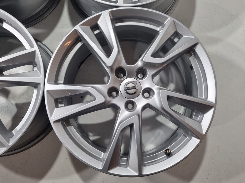 Photo 3 - Volvo XC60 originalūs XC60 light alloy R18 rims