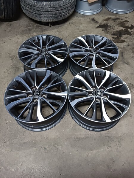 Photo 7 - Toyota Avensis light alloy R17 rims