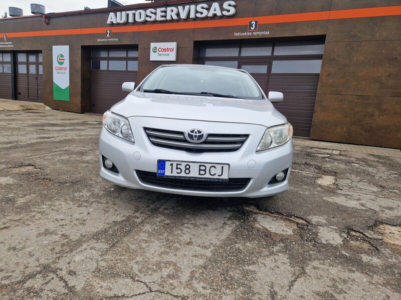 Photo 1 - Toyota Corolla 2010 y Sedan