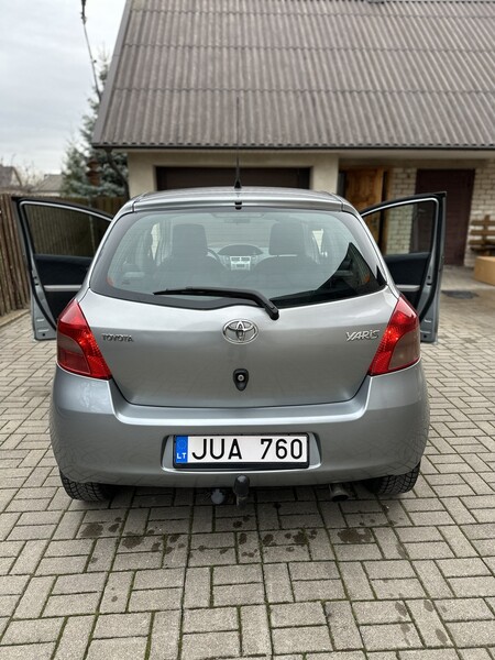 Фотография 13 - Toyota Yaris II 2007 г