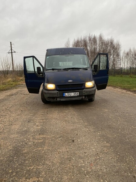 Photo 2 - Ford Transit 2005 y Minibus