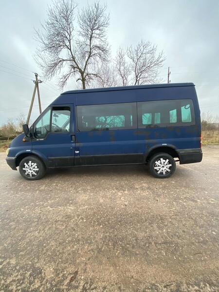 Photo 13 - Ford Transit 2005 y Minibus