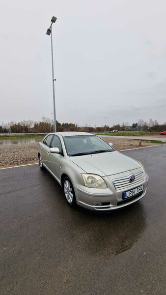 Photo 1 - Toyota Avensis II 2005 y