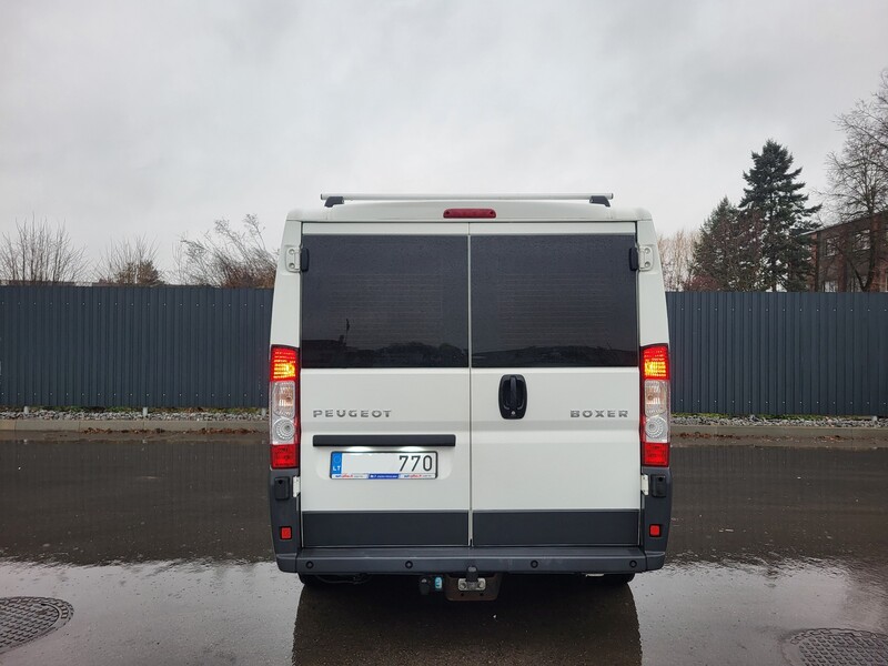 Photo 3 - Peugeot Boxer 2009 y Minibus