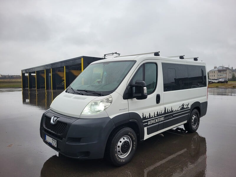 Photo 8 - Peugeot Boxer 2009 y Minibus