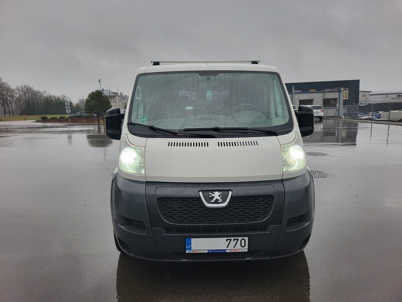 Photo 7 - Peugeot Boxer 2009 y Minibus