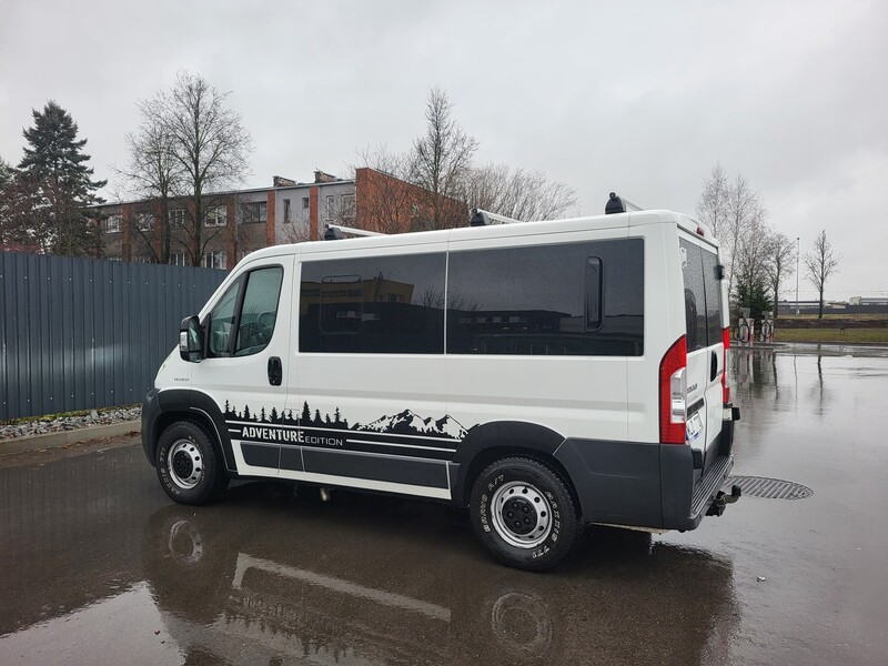 Photo 1 - Peugeot Boxer 2009 y Minibus