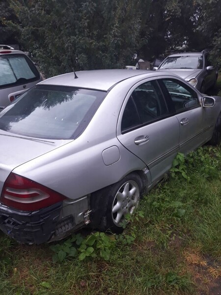 Photo 2 - Mercedes-Benz C 220 S203 2002 y parts