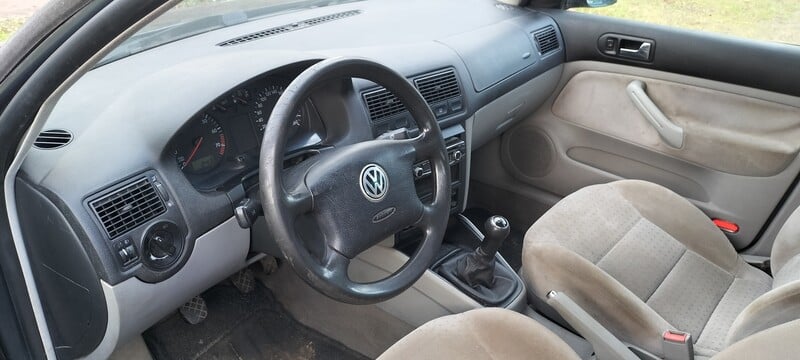 Photo 5 - Volkswagen Golf 1998 y Hatchback