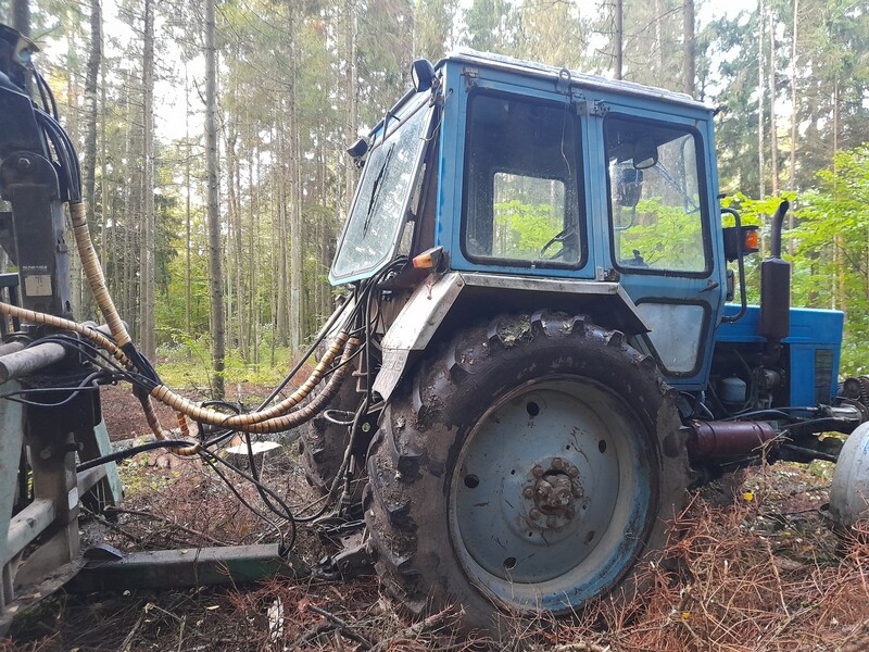 Photo 4 - MTZ 1993 y Tractor