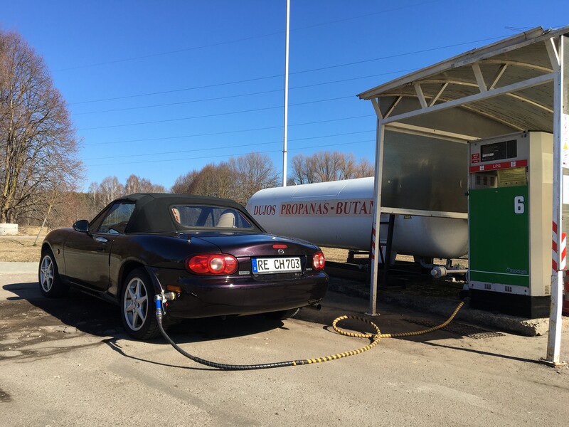 Фотография 29 - Mazda MX-5 black cherry mica SE 2003 г