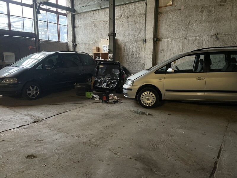 Photo 2 - Volkswagen Sharan 2006 y Van