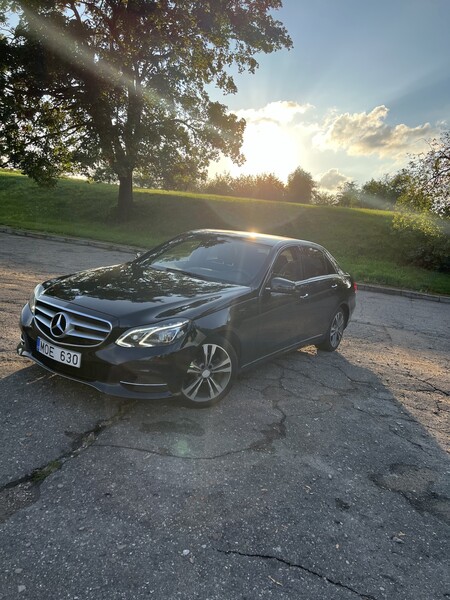 Photo 2 - Mercedes-Benz E 220 2014 y Sedan