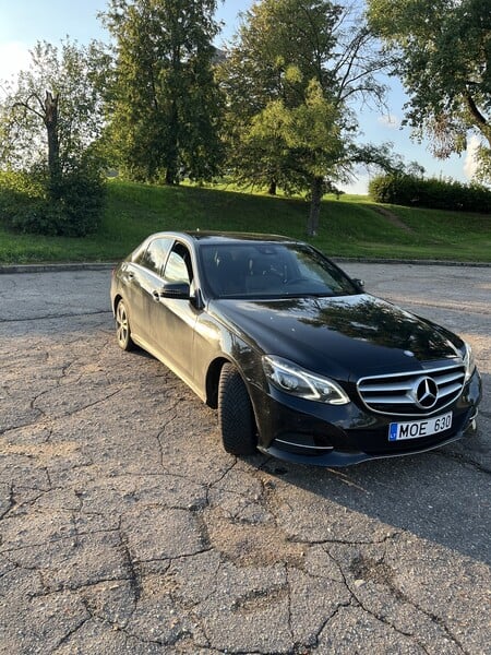 Photo 3 - Mercedes-Benz E 220 2014 y Sedan