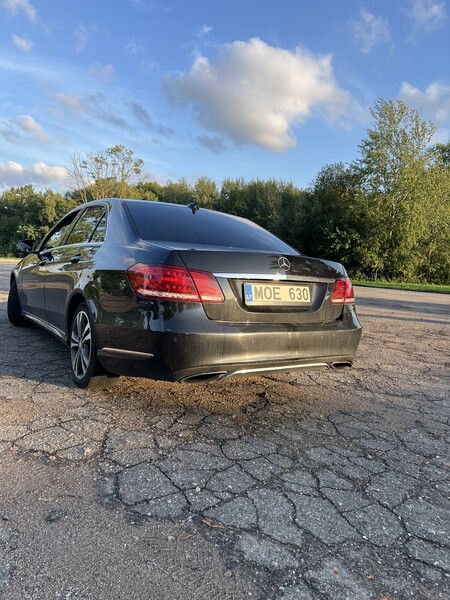 Photo 4 - Mercedes-Benz E 220 2014 y Sedan