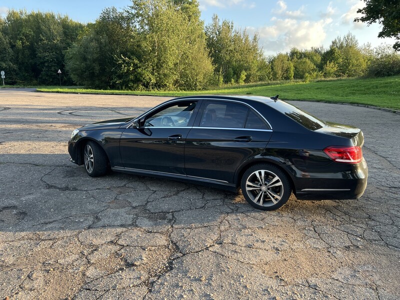 Photo 5 - Mercedes-Benz E 220 2014 y Sedan