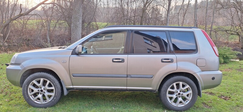 Photo 2 - Nissan X-Trail 2004 y Off-road / Crossover