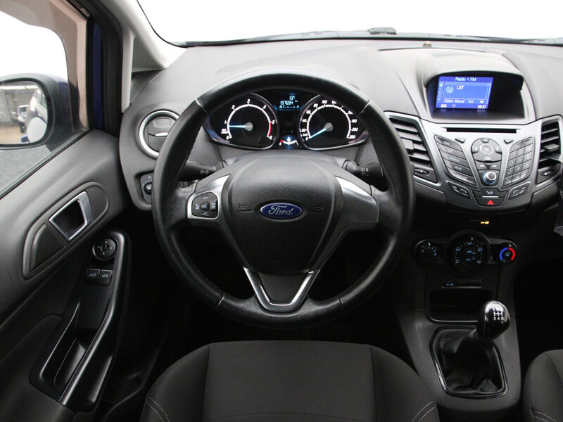 Photo 17 - Ford Fiesta 2016 y Hatchback