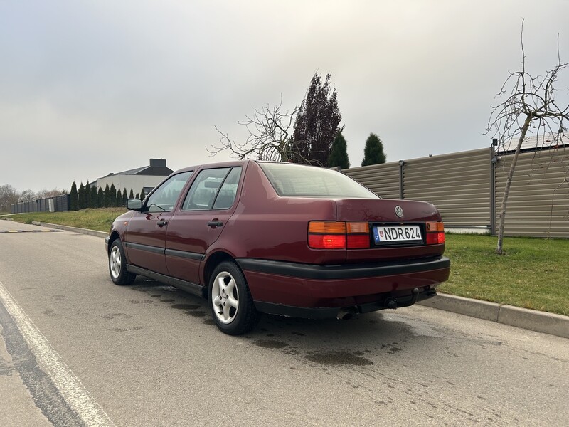 Фотография 3 - Volkswagen Vento 5587 1995 г