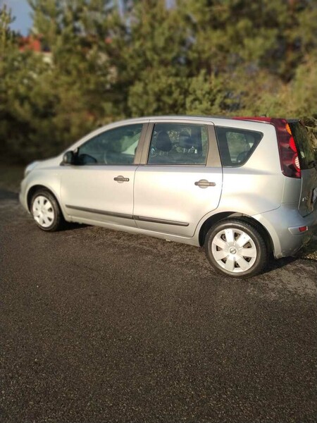 Photo 2 - Nissan Note 2011 y Hatchback