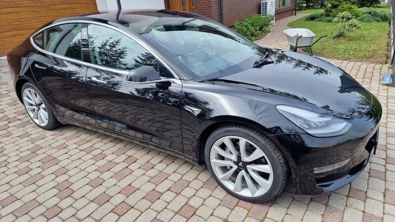 Photo 3 - Tesla Model 3 2018 y Hatchback