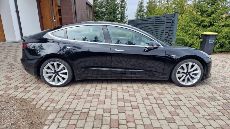 Photo 6 - Tesla Model 3 2018 y Hatchback