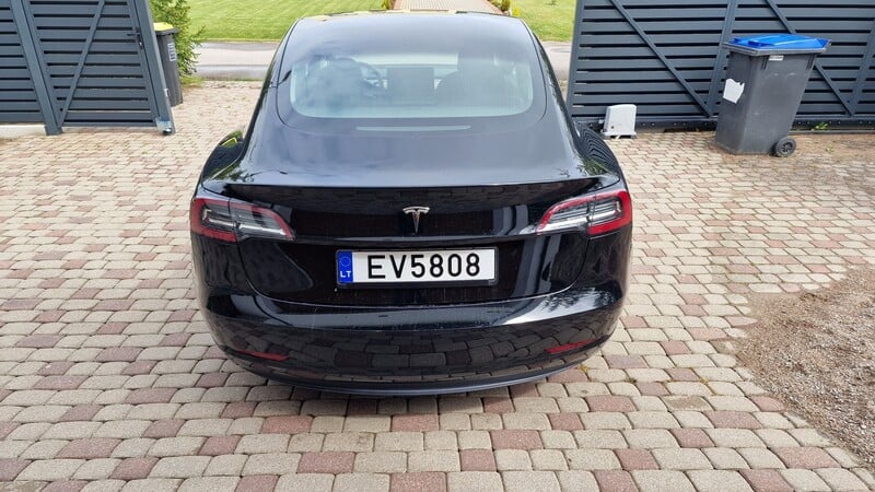 Photo 8 - Tesla Model 3 2018 y Hatchback