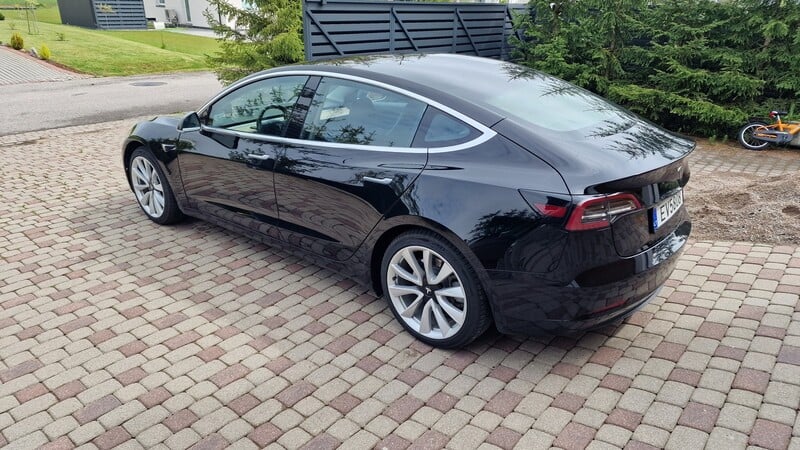 Photo 7 - Tesla Model 3 2018 y Hatchback