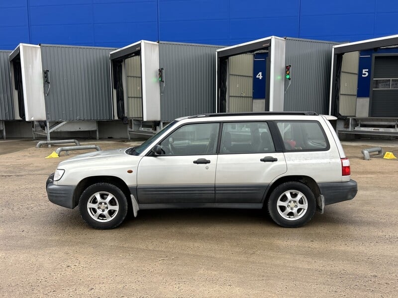 Photo 9 - Subaru Forester 10600 2000 y