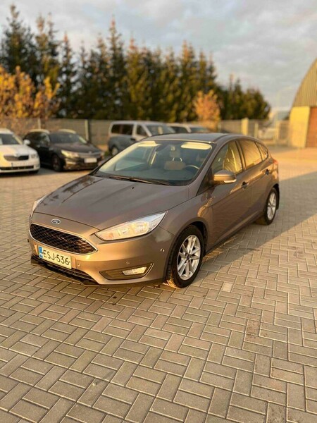 Photo 2 - Ford Focus 2016 y Hatchback