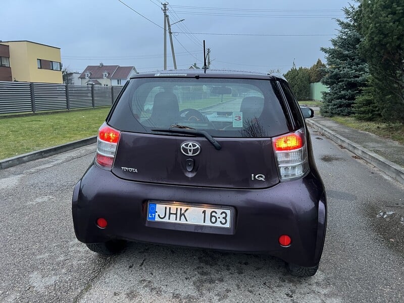 Фотография 7 - Toyota iQ 2009 г Хэтчбек