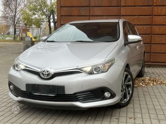 Photo 1 - Toyota Auris 2016 y Hatchback