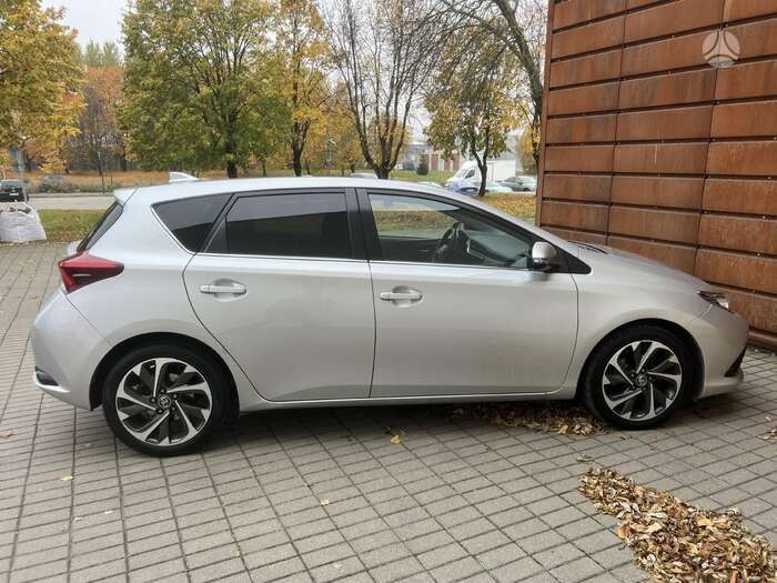 Photo 7 - Toyota Auris 2016 y Hatchback