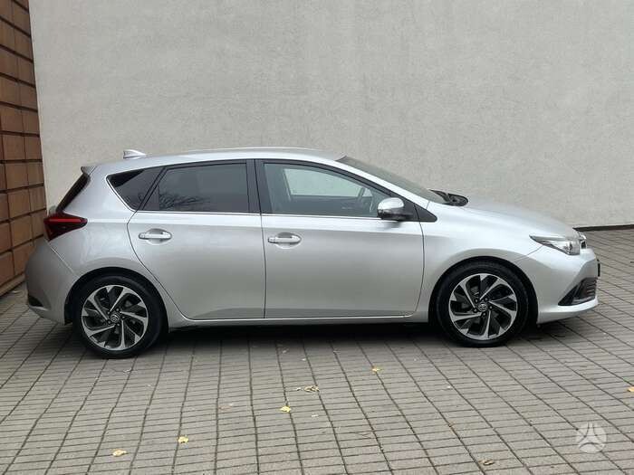 Photo 8 - Toyota Auris 2016 y Hatchback