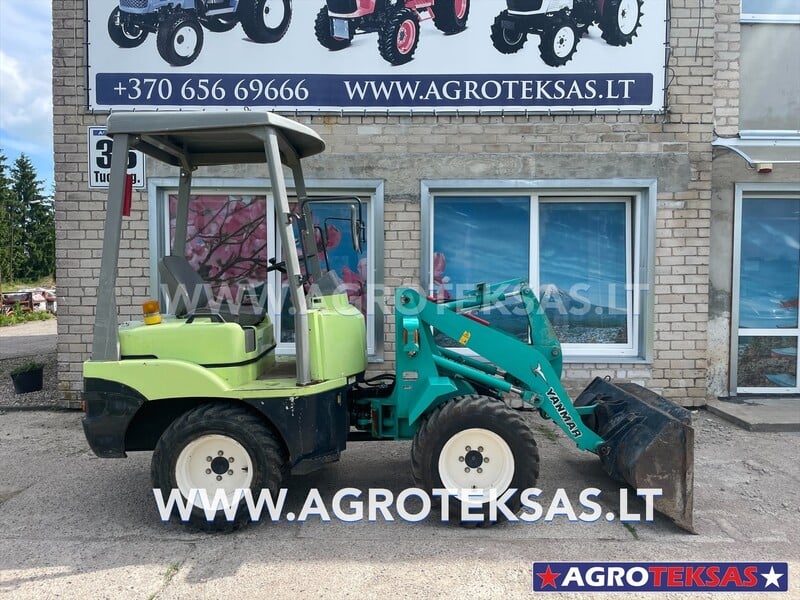 Photo 3 - Yanmar v2-3b 2000 y Loader