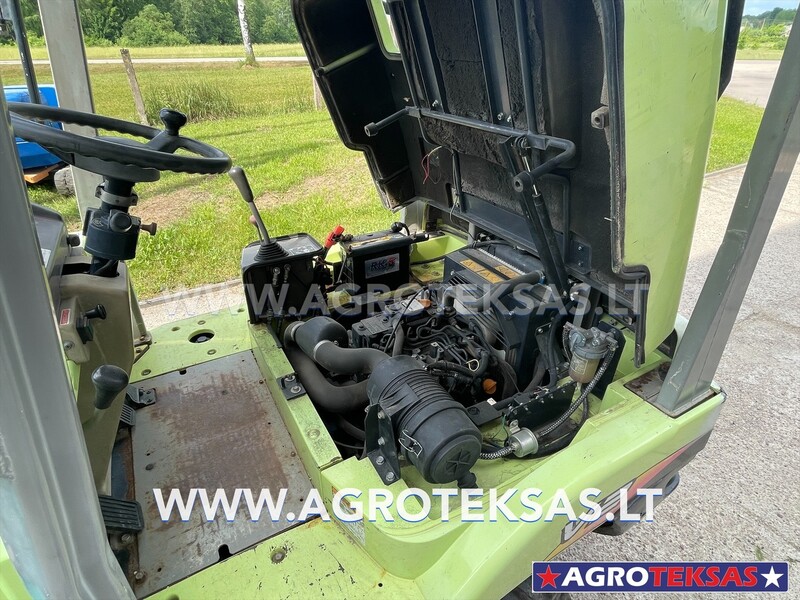 Photo 13 - Yanmar v2-3b 2000 y Loader