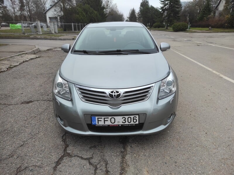 Фотография 2 - Toyota Avensis 2011 г Седан