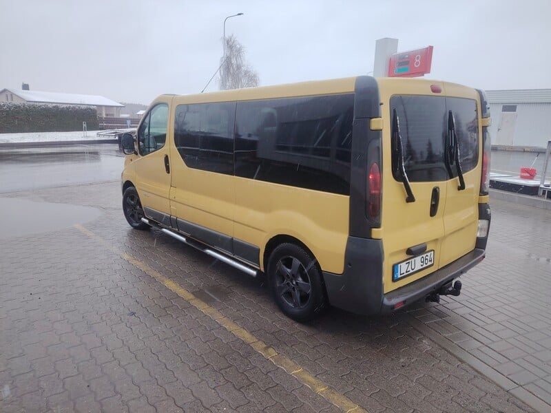 Photo 7 - Renault Trafic II 2006 y