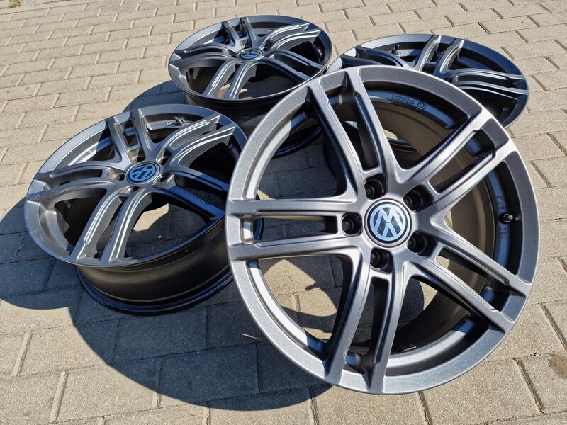 Photo 1 - Volkswagen Golf, Jetta, Touran Golf light alloy R18 rims