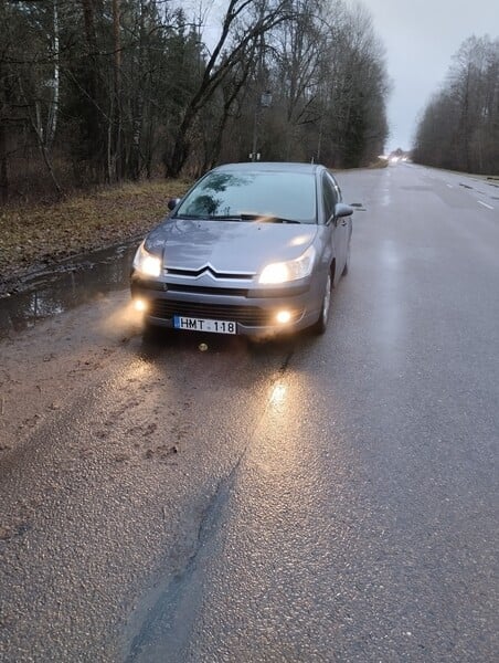 Photo 1 - Citroen C4 2006 y Hatchback