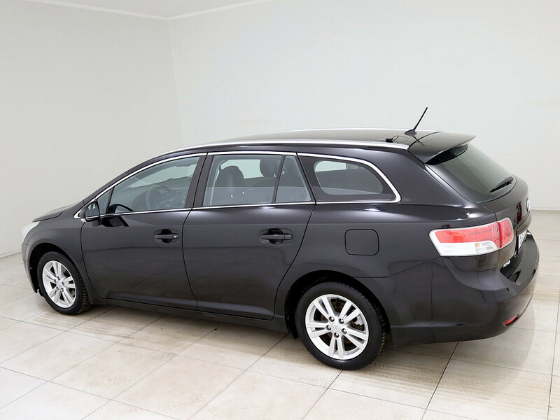 Фотография 4 - Toyota Avensis 2009 г Универсал