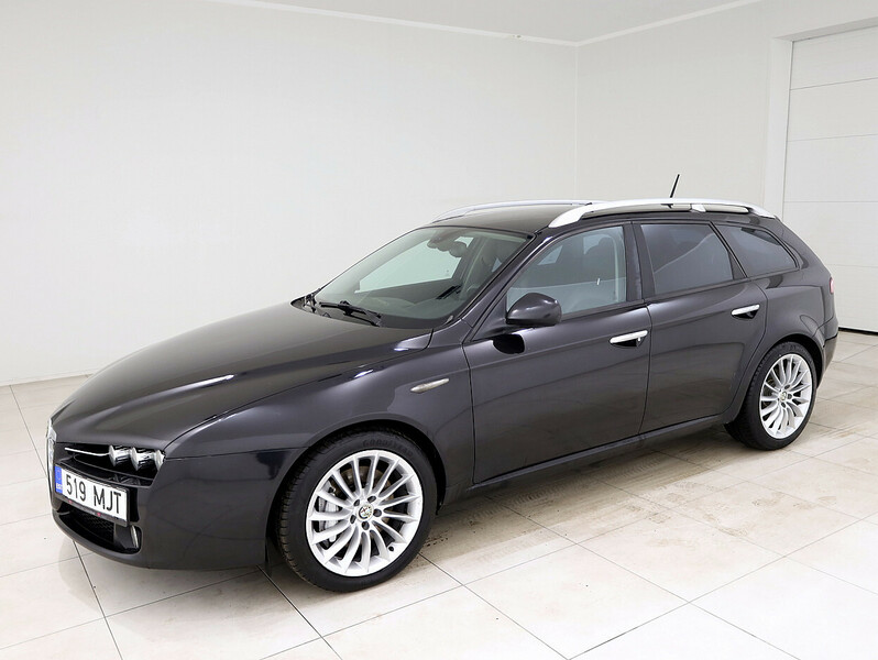 Фотография 2 - Alfa Romeo 159 2010 г Универсал