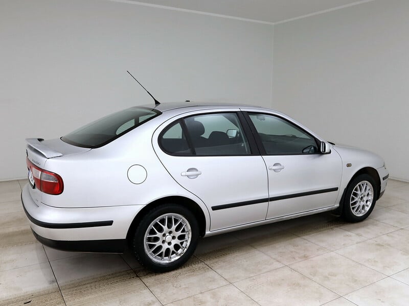 Photo 3 - Seat Toledo 2000 y Sedan