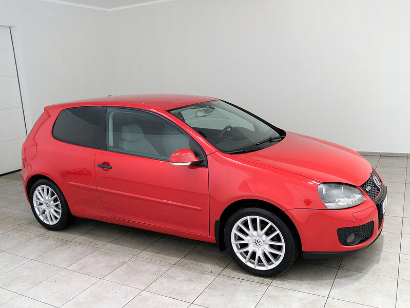 Photo 1 - Volkswagen Golf 2004 y Hatchback