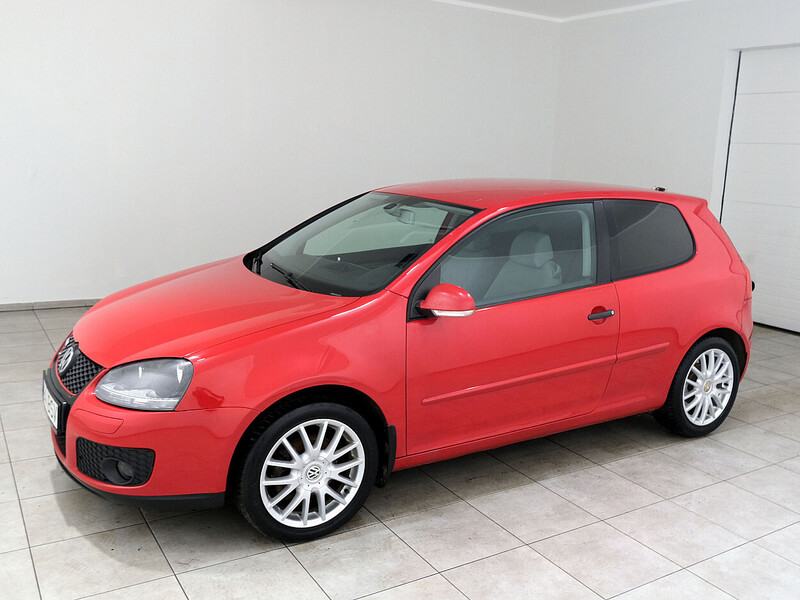 Photo 2 - Volkswagen Golf 2004 y Hatchback